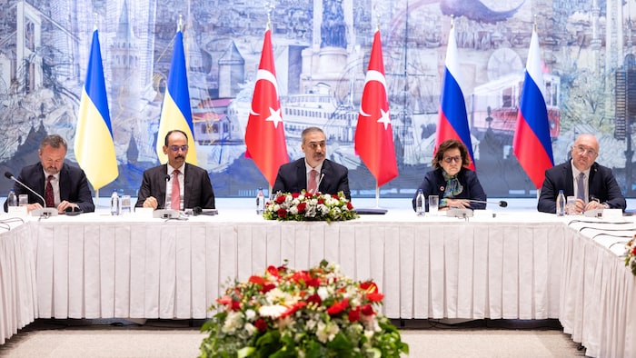 Conflit russo-ukrainien : La Russie propose des négociations à Istanbul