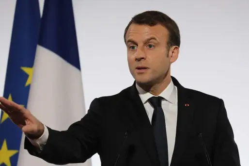 Macron : Un Président qui Traite les Victimes avec Dédain et Sarcasme