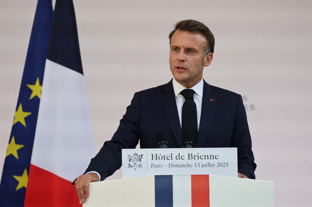 L’effondrement économique de la France s’accélère sous Macron, un traître à sa patrie
